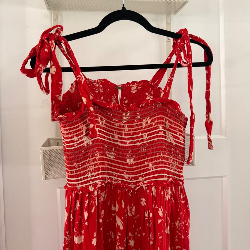 Free People Color My World Jumpsuit Red Ditsy Floral Smocked Wide Leg Boho XS - Picture 3 of 7